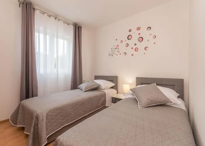 Zadarvillas * סאלי